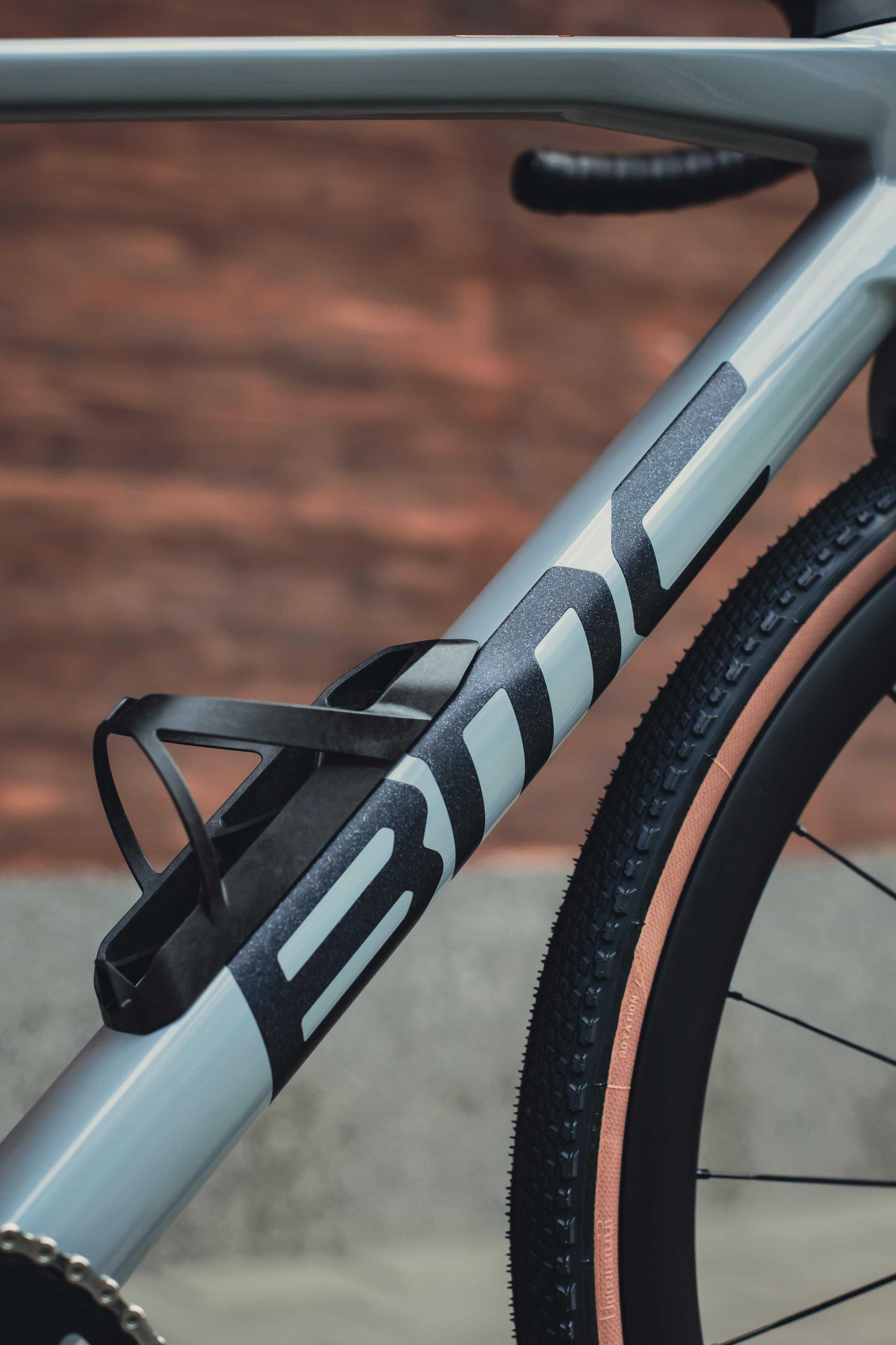 Rower Gravel BMC Kaius 01 THREE Roz. 51 i 54 GRX Di2 Szary 2026 FV23%