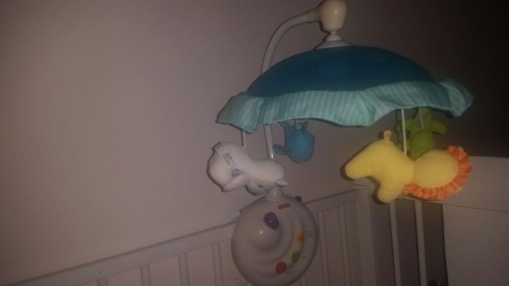 Karuzela Fisher Price z projektorem.