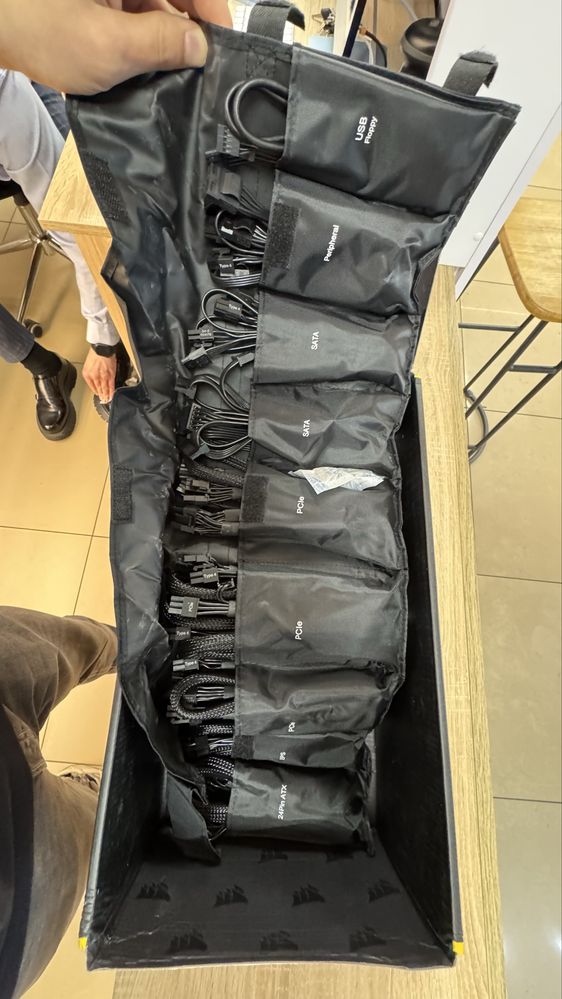 Новий блок живлення Corsair AX1600i (CP-9020087)