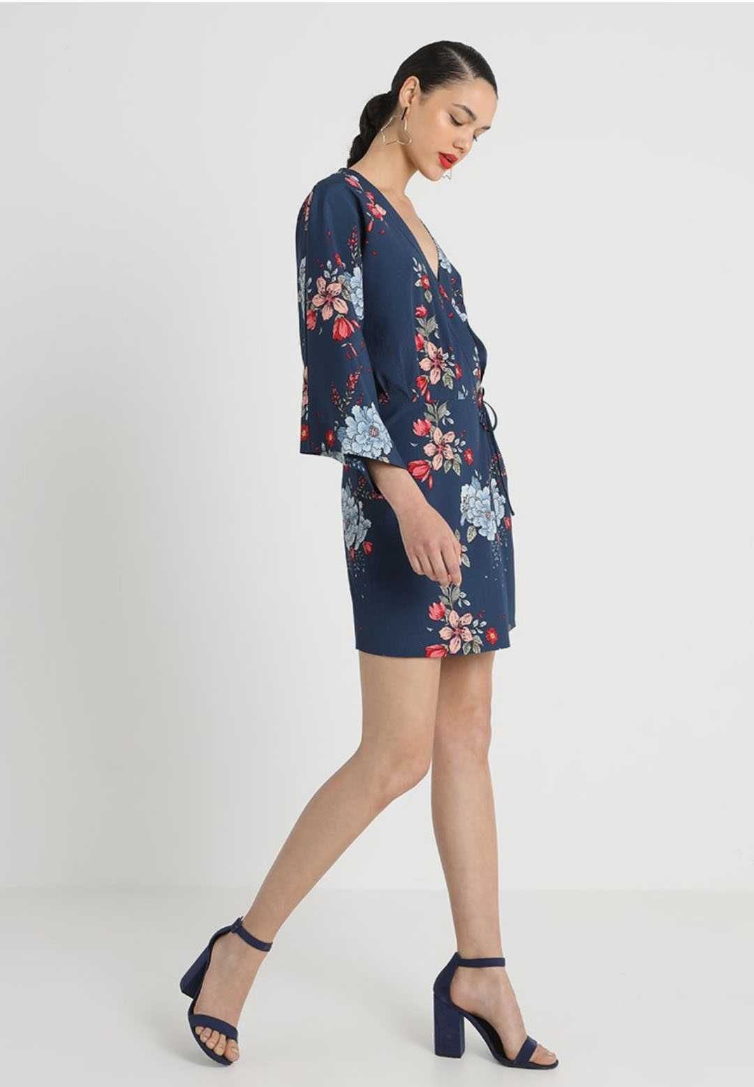 Sukienka Pepe Jeans kimono Ainoa rozmiar M