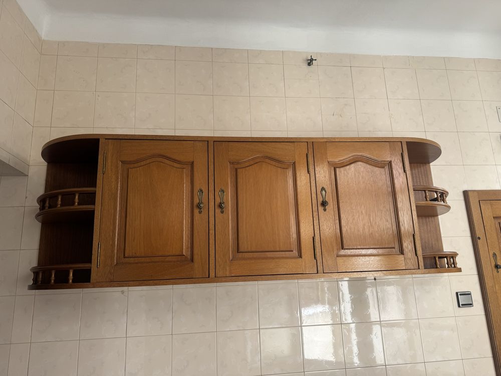 Cozinha em madeira maciça