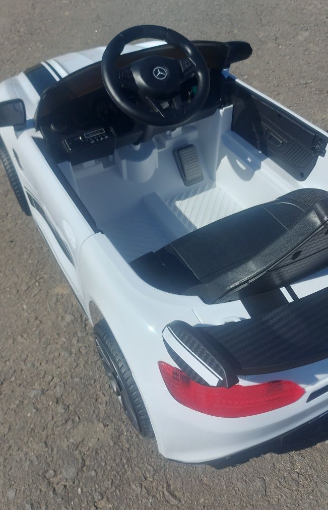 Carro eléctrico Mercedes AMG GTR Sport