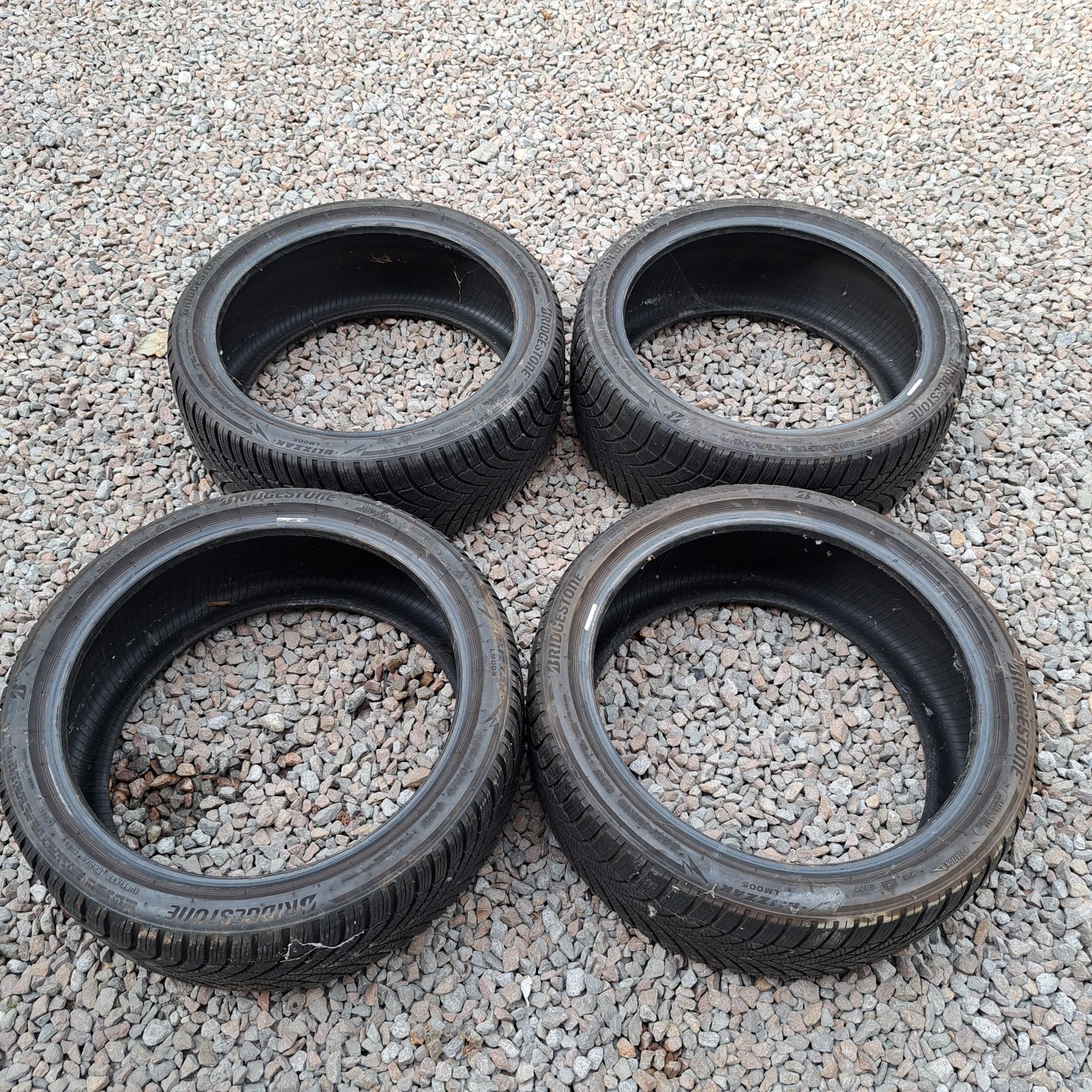 Opony zimowe R19 225/40/19 Bridgestone Blizzak LM005