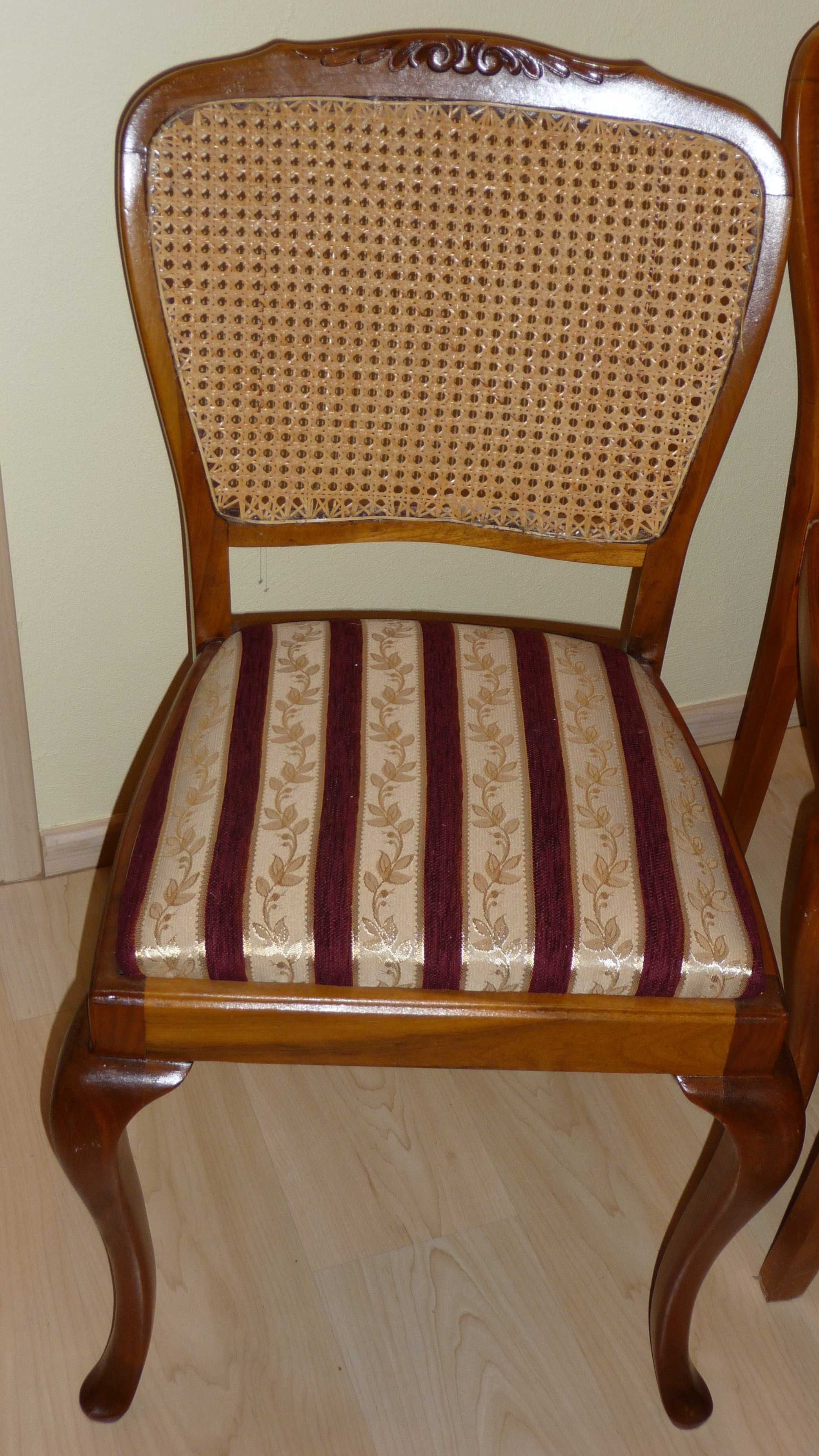 5 starych antycznych krzeseł