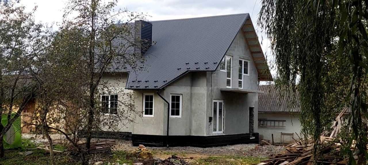 Профнастил для паркану та покрівлі – вибір на роки