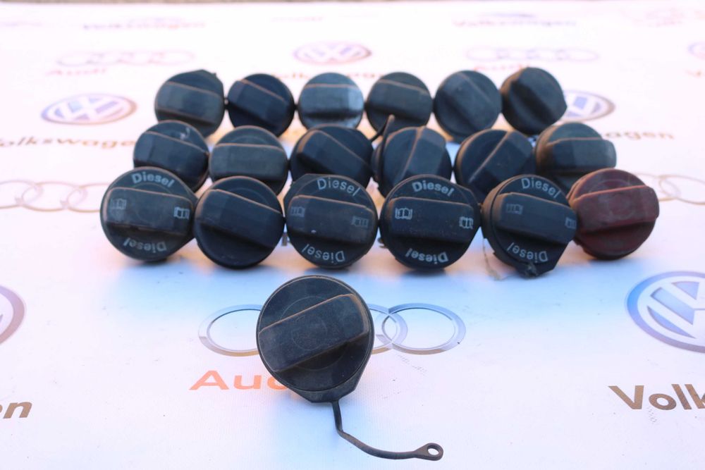 Крышка бензобака Audi A6 C5\A4 B6\A4 B7\A6 C6\ VW Touareg