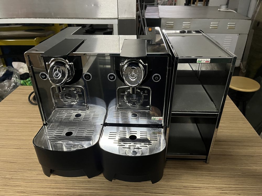 Maquina de café Capsulas DoubleCap italiana com aquecedor de chavenas