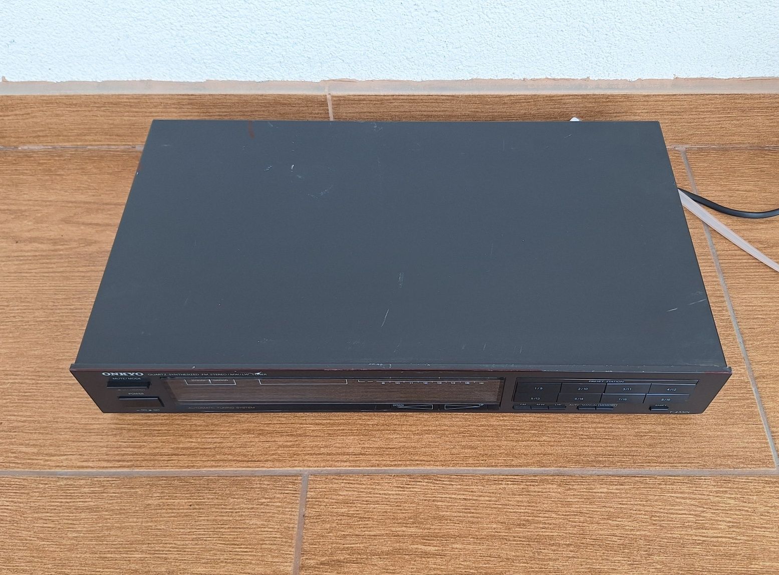 Tuner radiowy Onkyo T-4330L