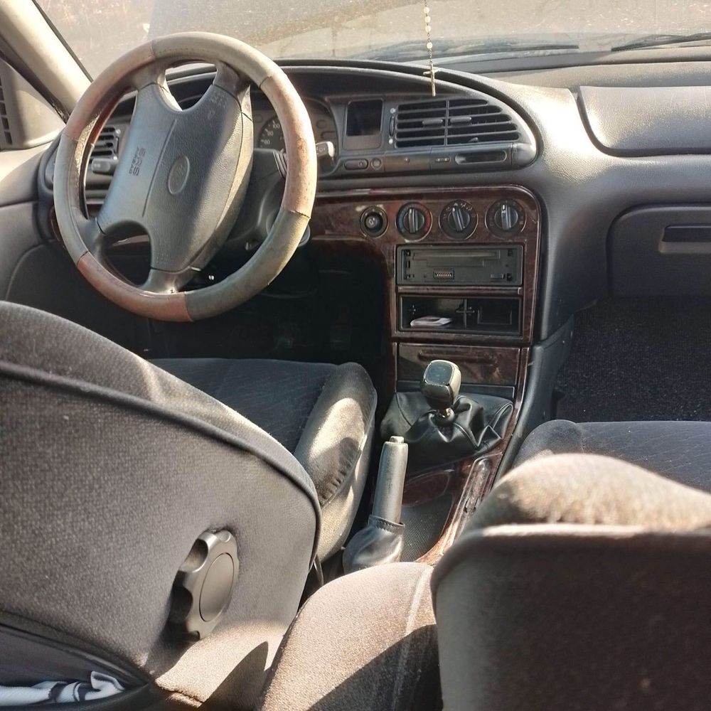 Ford mondeo 1.8 td cinco lugares