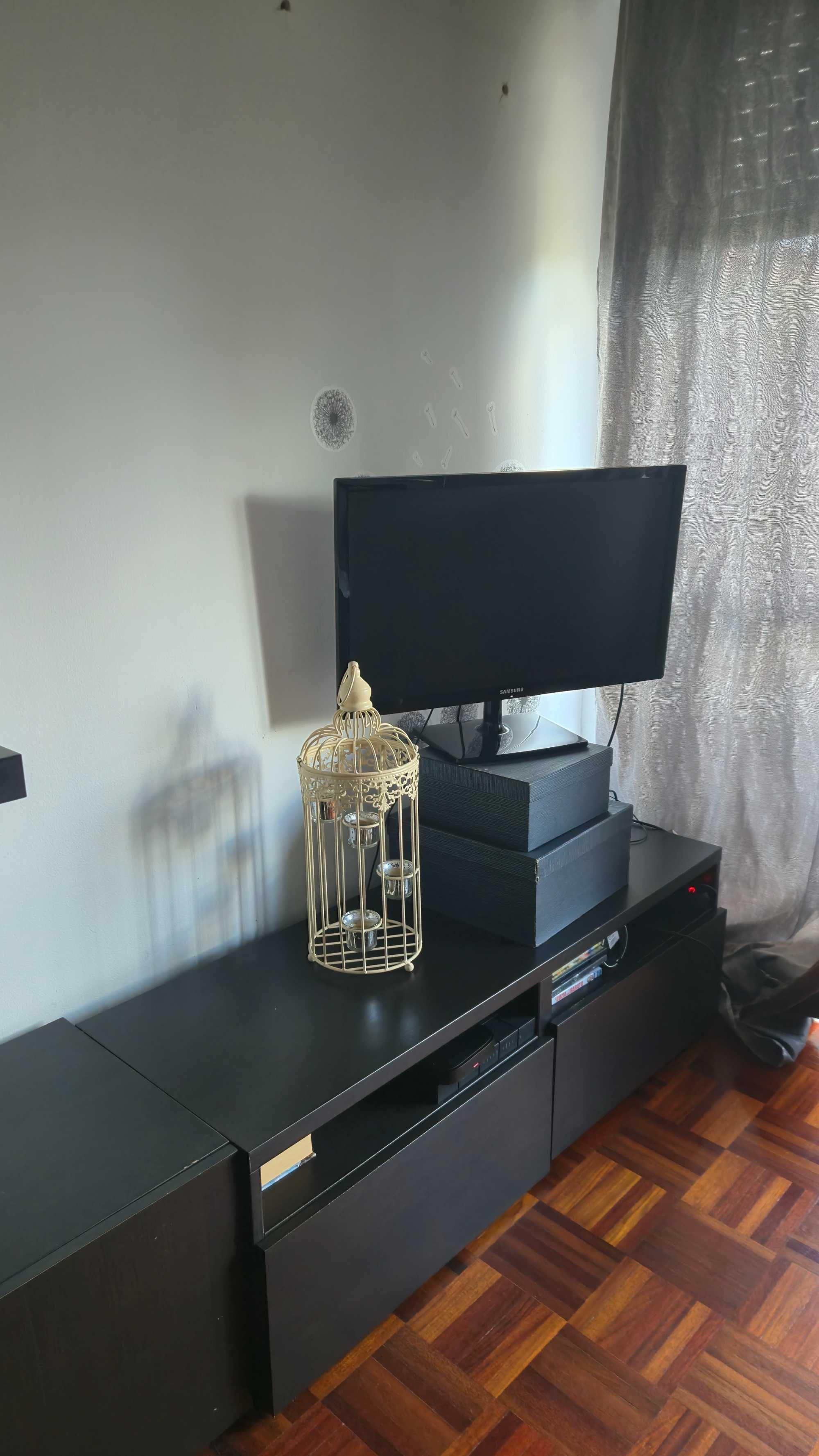 Sala e sala de jantar completa