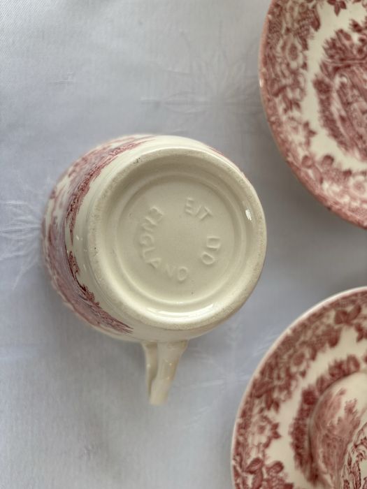 Serwis obiadowy i serwis kawowy na 12 osób. Irestone England