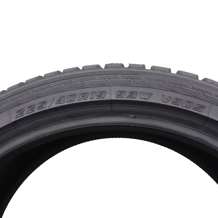 Opona 225/40/19 Yokohama 225/40R19 93W BluEarth V905 zimowa 8mm 2024