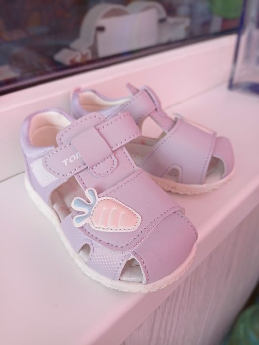 Сандалі для дівчинки