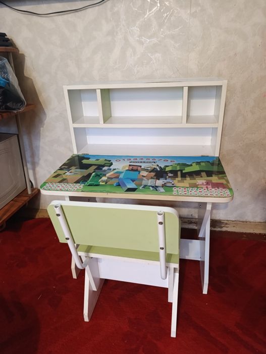 Дитяча парта со стулом
