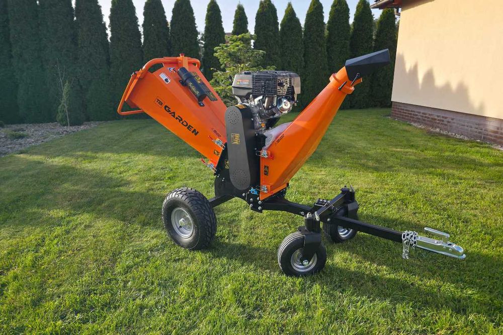 Rozdrabniacz do gałęzi, rębak spalinowy TB GARDEN P4206 15KM