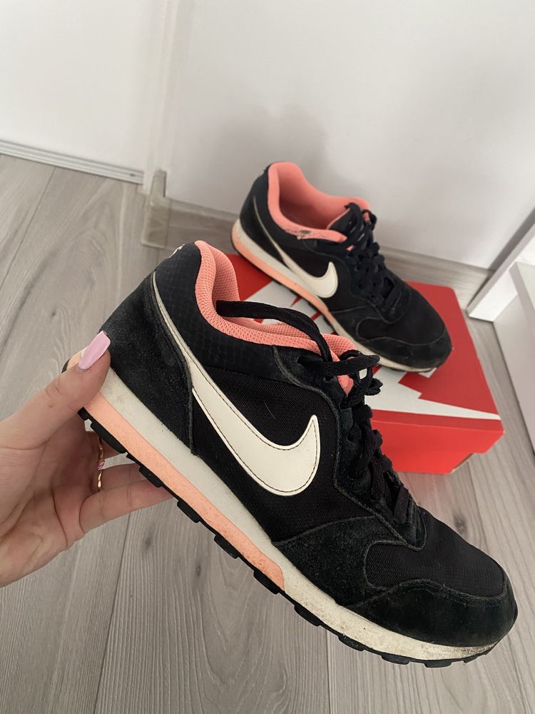 Buty Nike MD Runner 2 42 Unisex