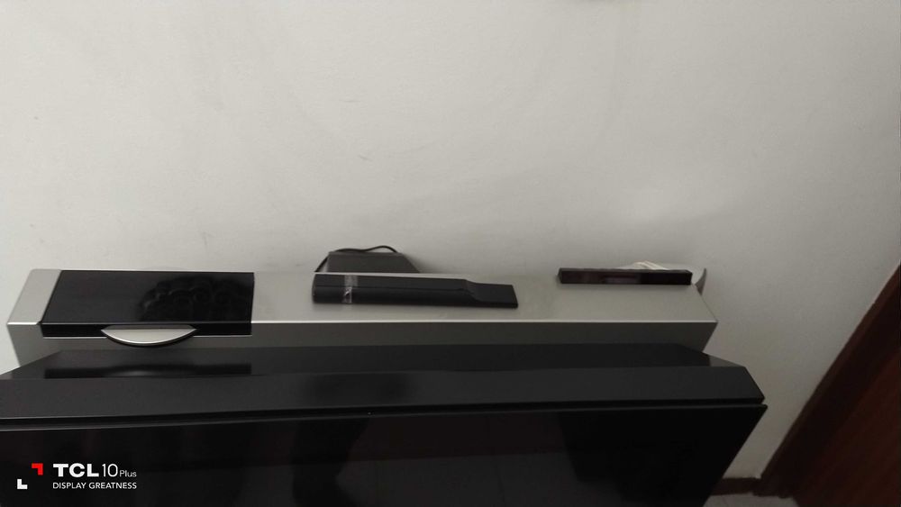 Vendo televisão marca bang & olufsen , transporte a carga do comprador