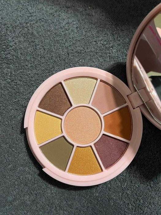 Makeup Revolution Cookie paleta cienie Triple Chocolate