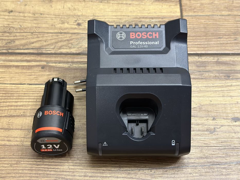 [Zestaw] Ładowarka BOSCH GAL 12V-40 2023r. | bateria 12V 3AH 2024r.
