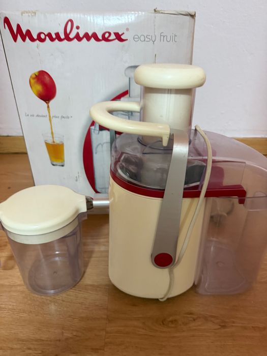 Centrifugadora MOULINEX Frutelia(por falta de uso a cor está amarelado