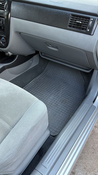 Продам авто 2013 року, у відмінному стані!