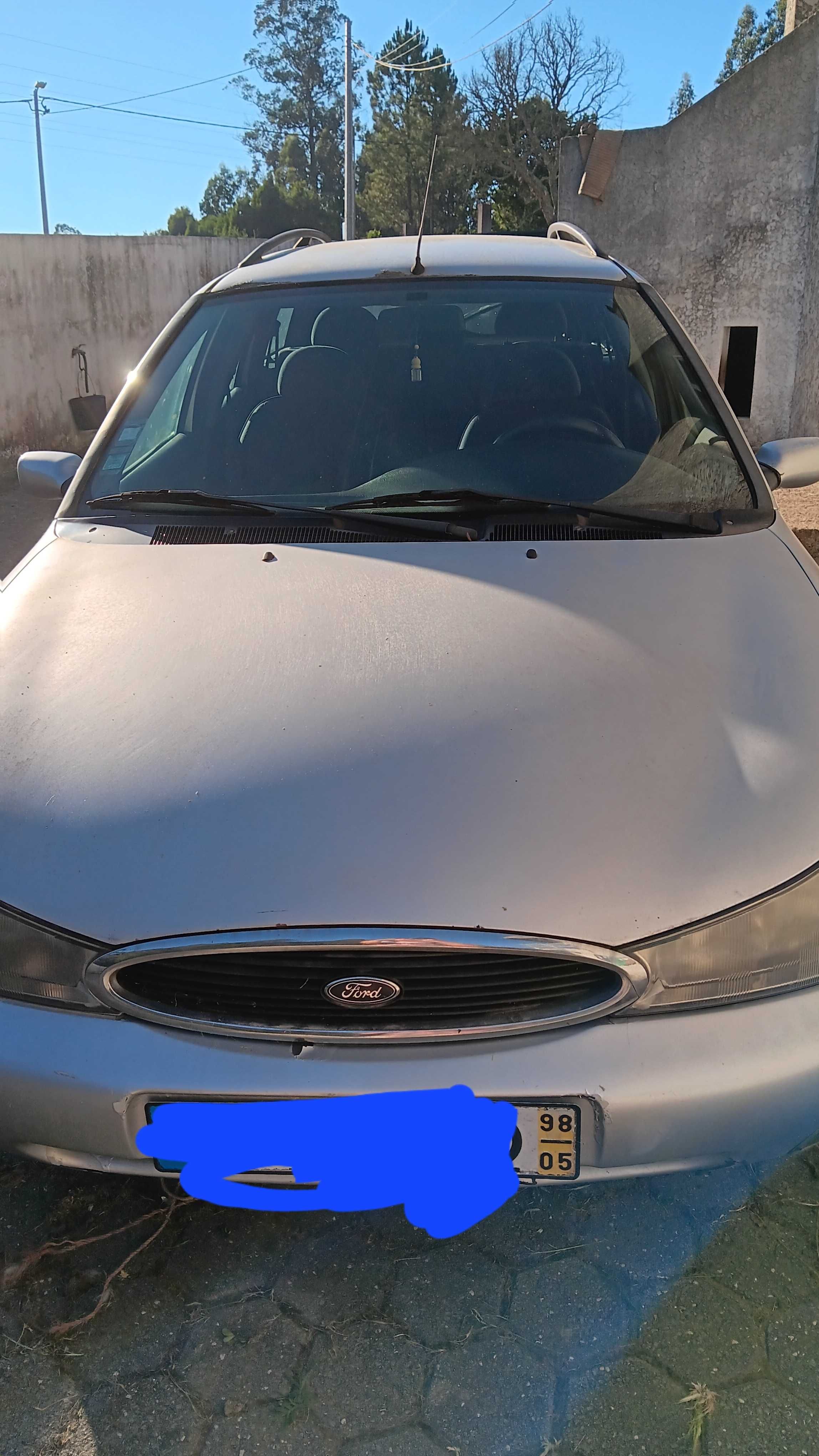 Vendo ford mondeo 1998 avaria na bomba injetora. 400€