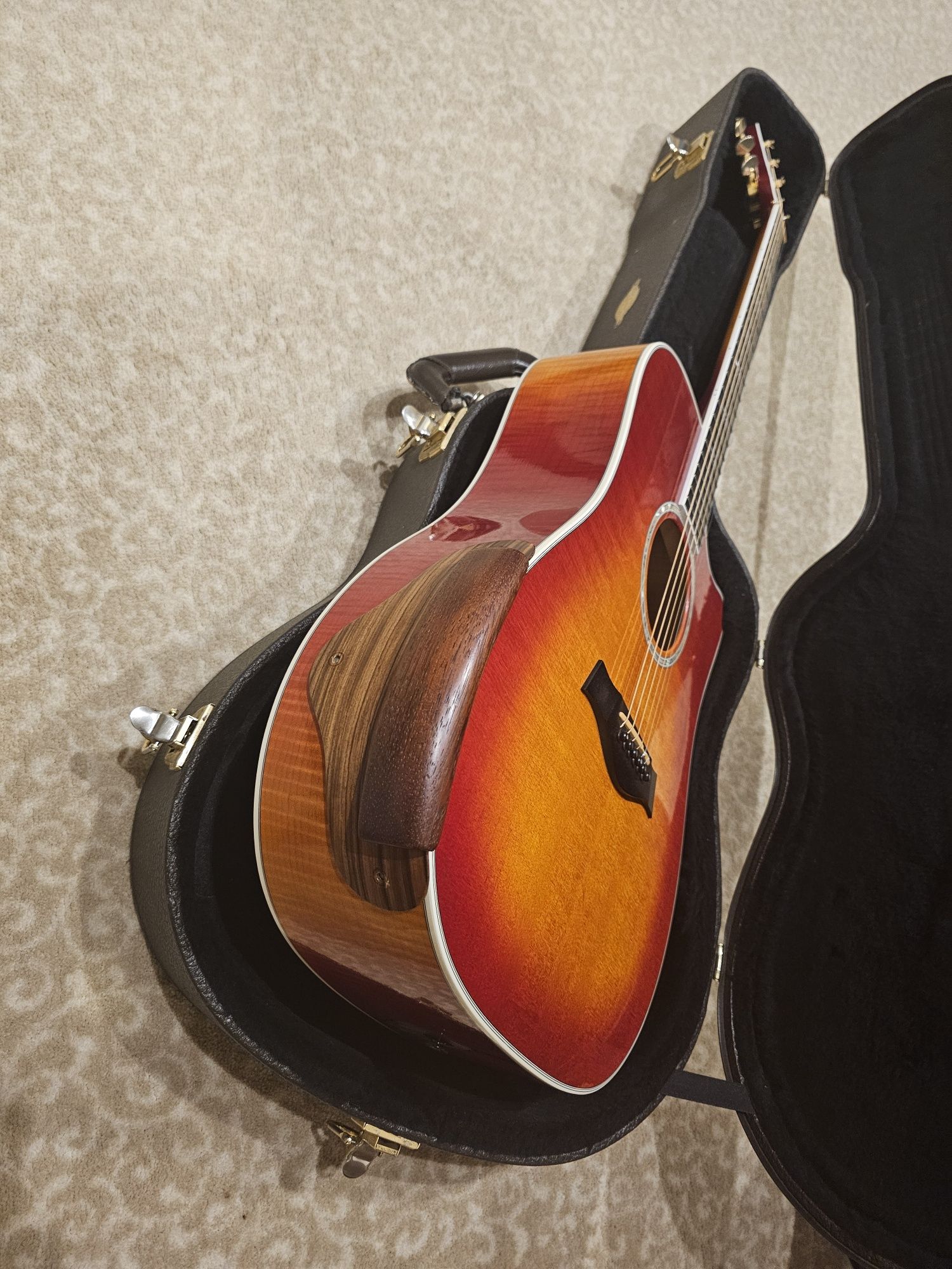 Taylor 610CE Gitara Akustyczna