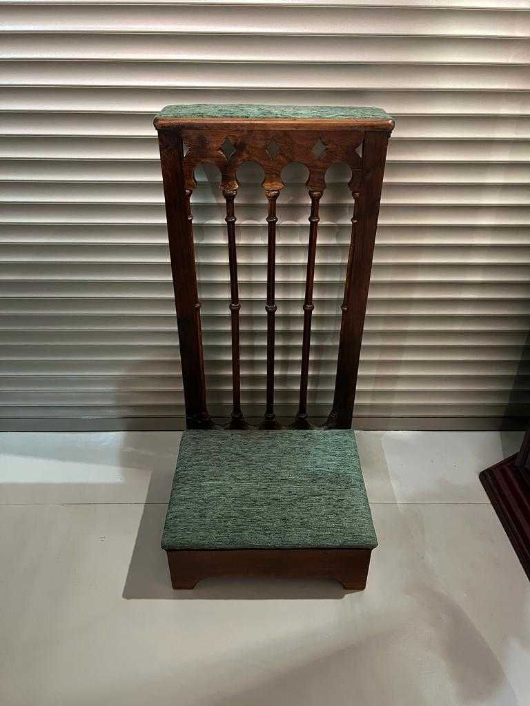 Cadeira Genuflexória Antiga