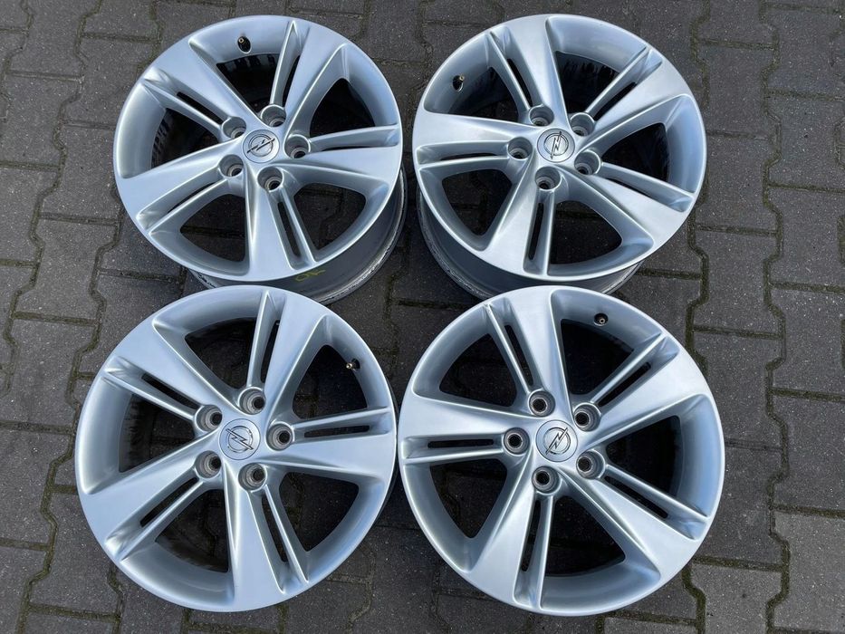 Felga aluminiowa Opel Insignia Astra J 17&quot; 5x115 ET 45