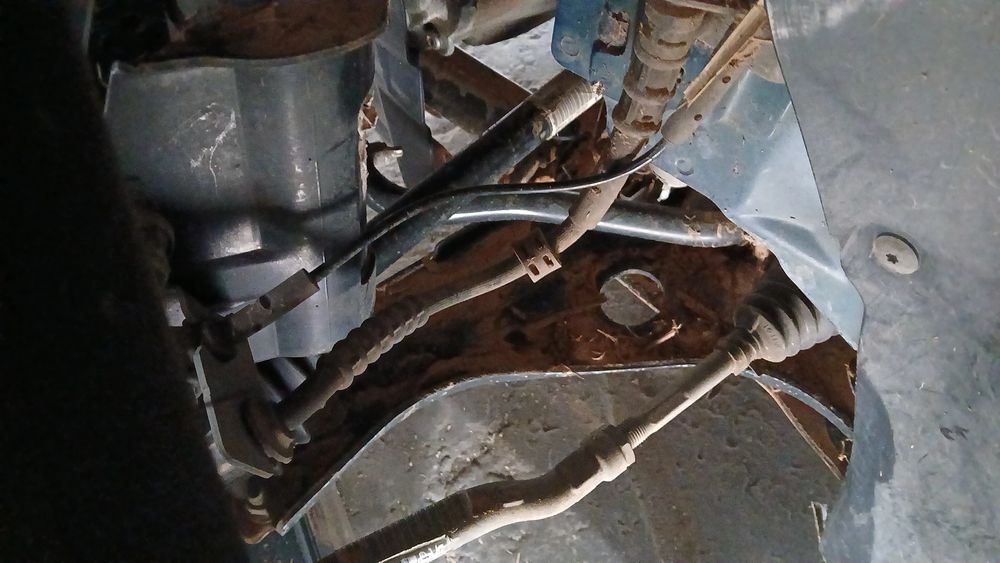 Braço de suspensão frente esquerdo PEUGEOT 3008 II (M_)