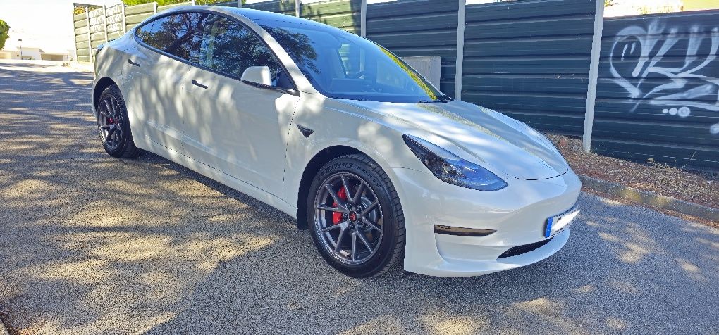 Tesla Model 3 Long-Range