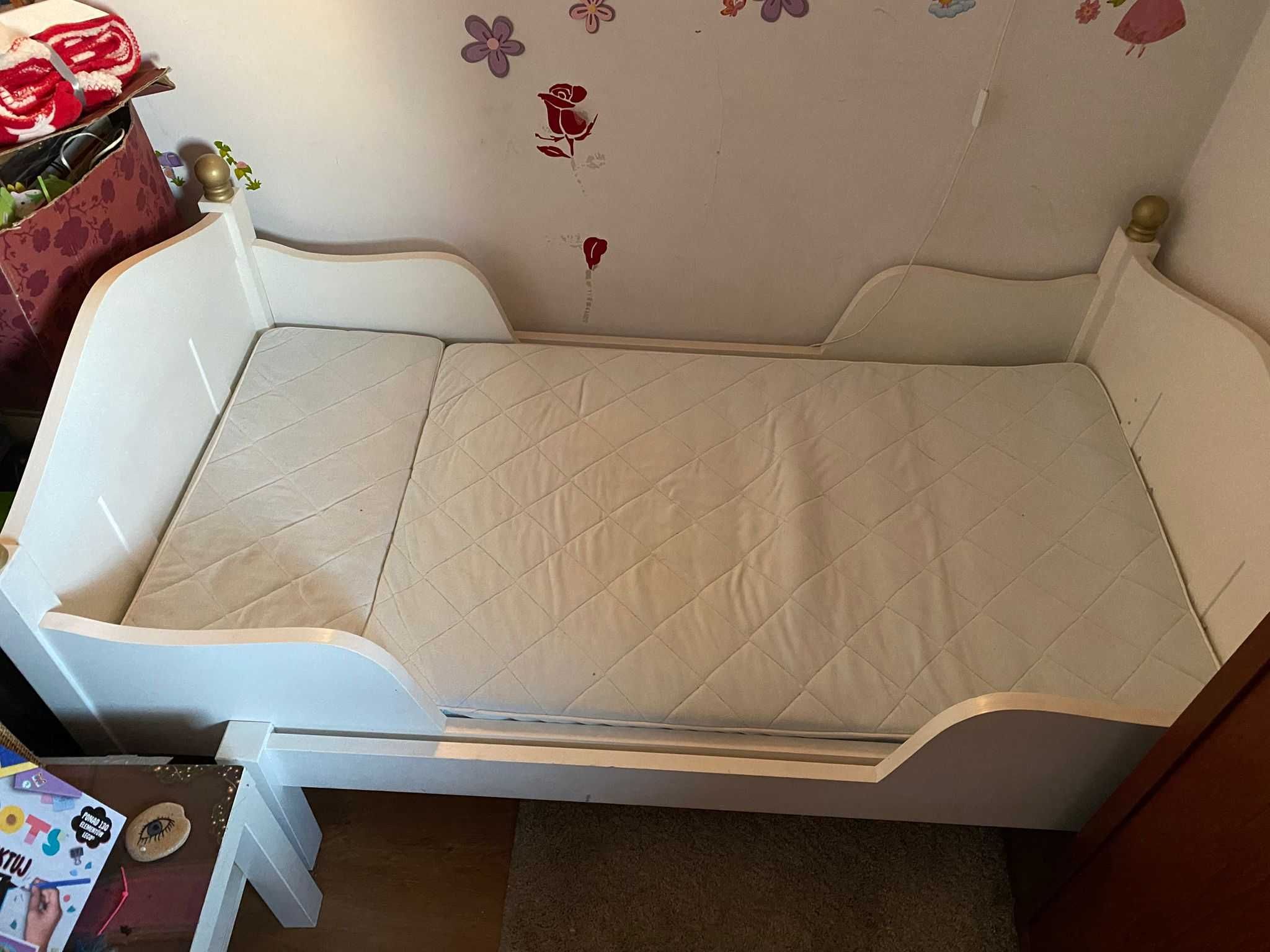 Łóżko, lite drewno buk, rozsuwane rosnące z dzieckiem.