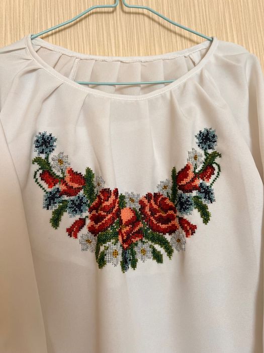 Вишиванка жіночка 52-54р ручна робота габардин бісер вышиванка сорочка