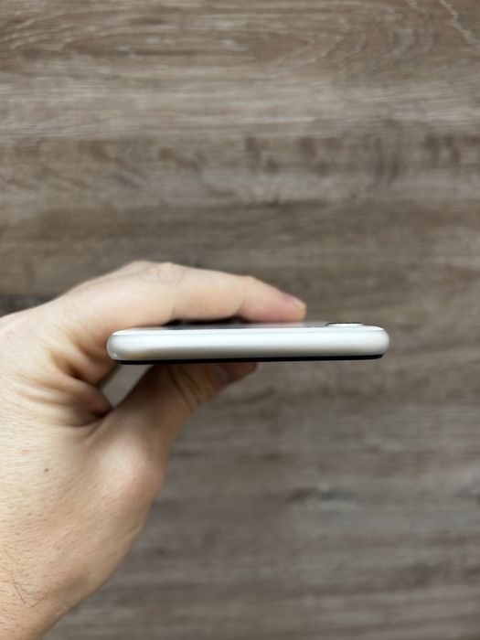 iPhone Se 2 64Gb White з гарантією