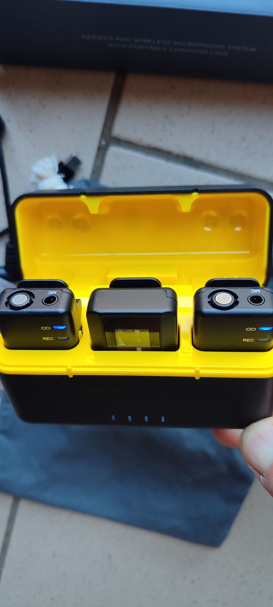 Петлічна мікрофонна система Neewer CM28 pro