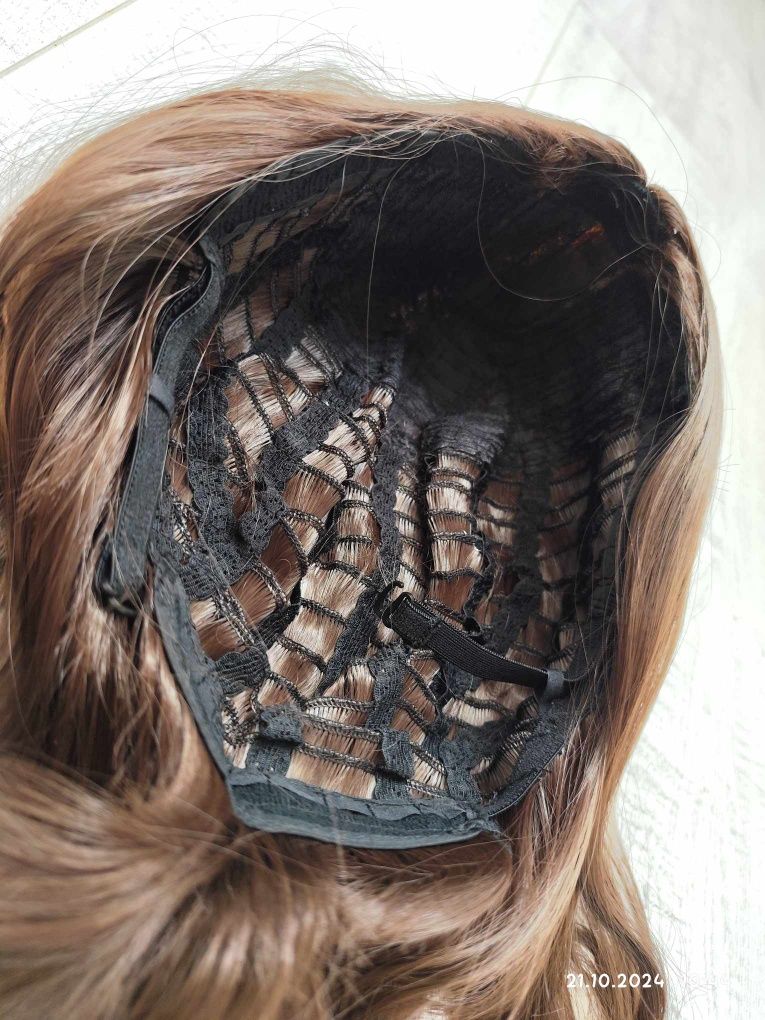 Brązowa peruka wysokiej jakości Brown WIG