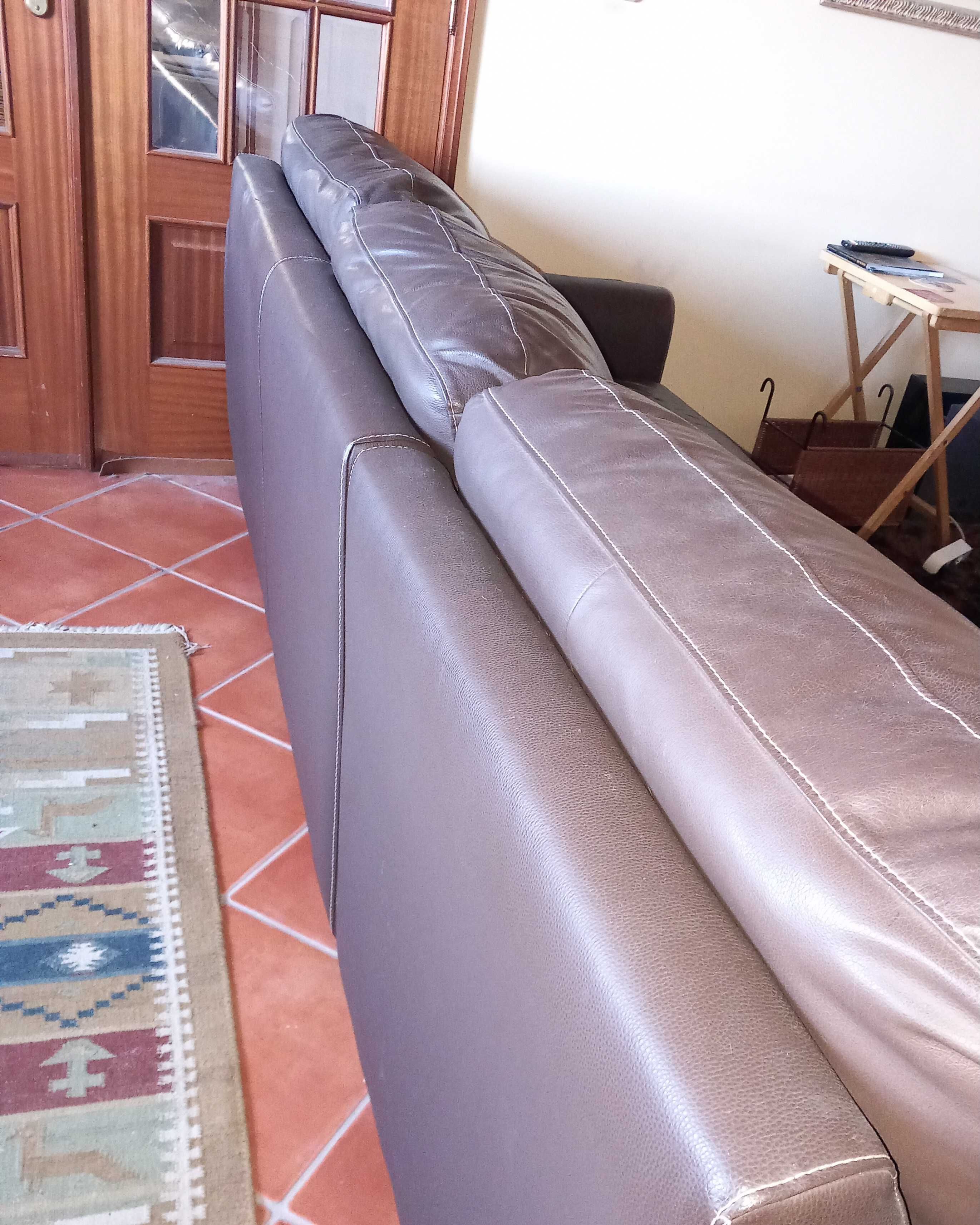 Sofá c/ chaise longue 3 lugares, castanho