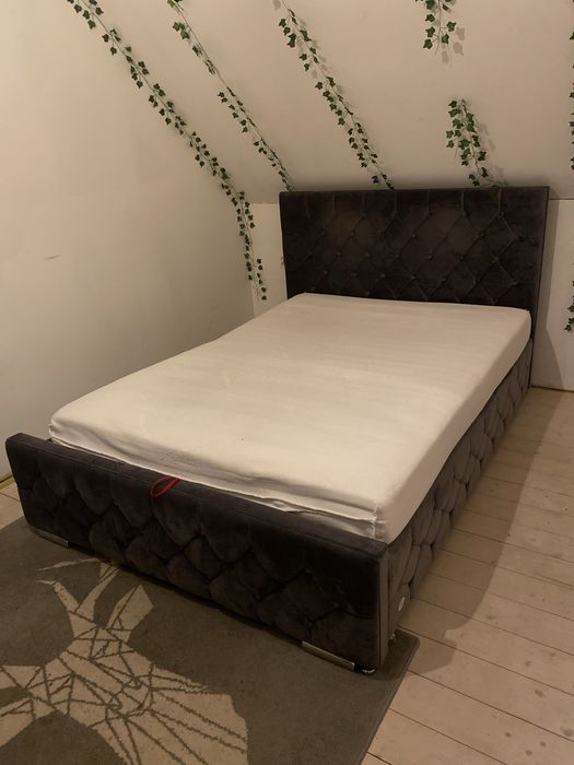 Łóżko tspicerowane 140x200 z pojemnikiem i materacem