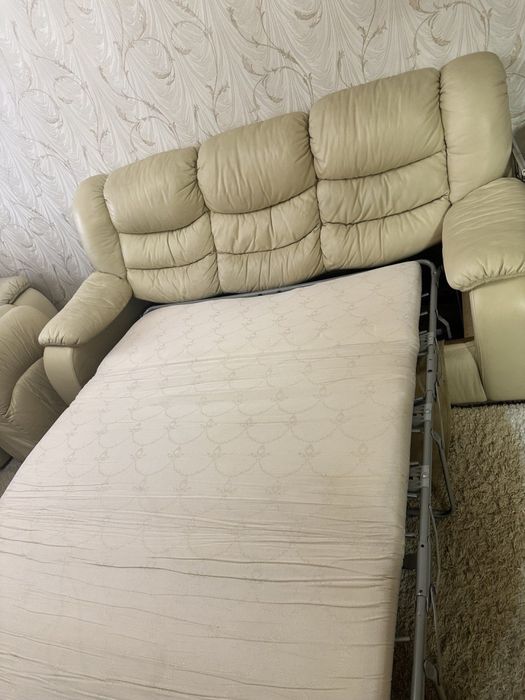 Продам шкіряний диван