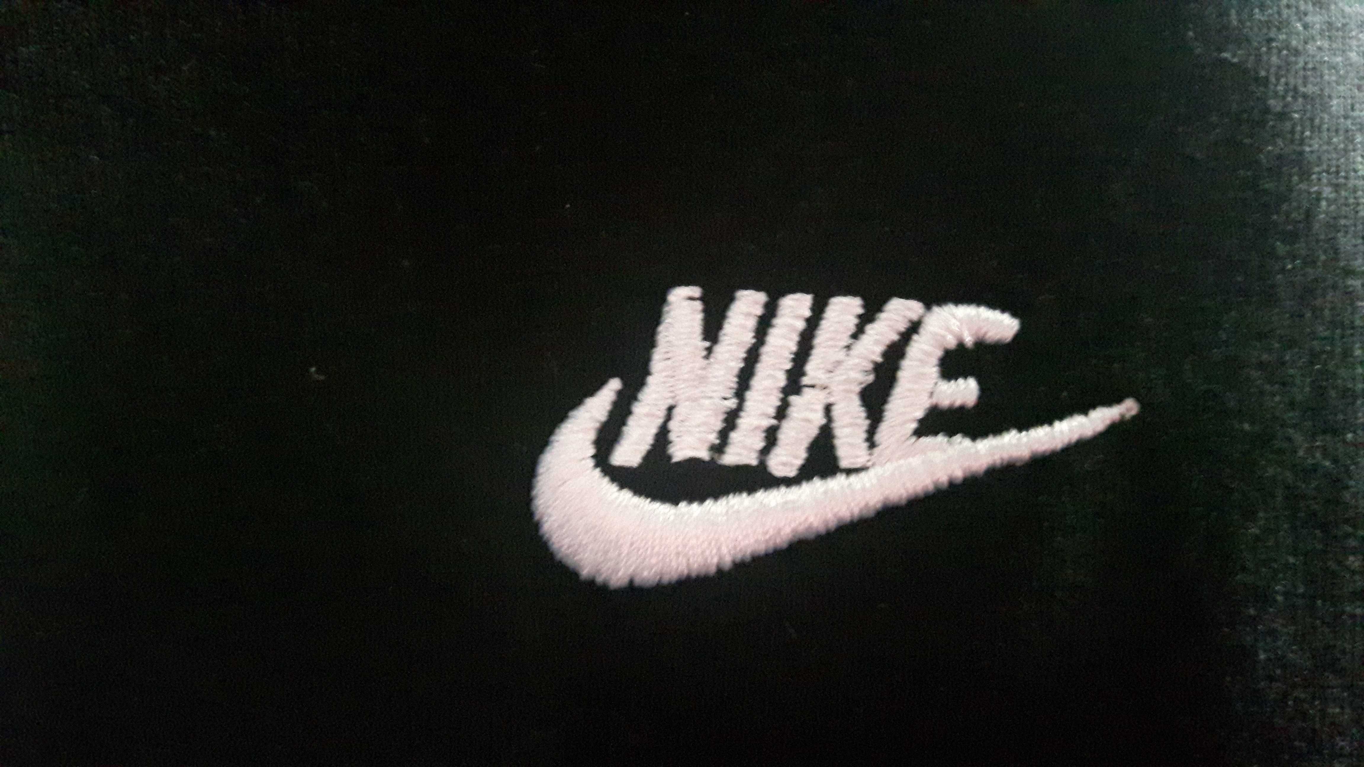 Bluza nowa Nike czarna z kapturem , r.  L