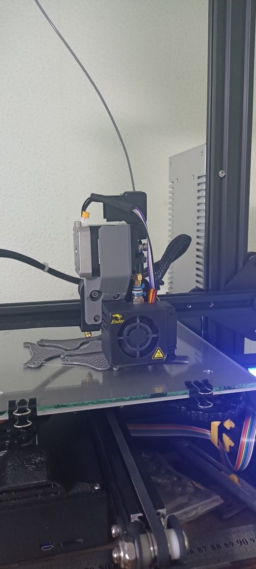 3d Принтер ender3 та ender 3v2