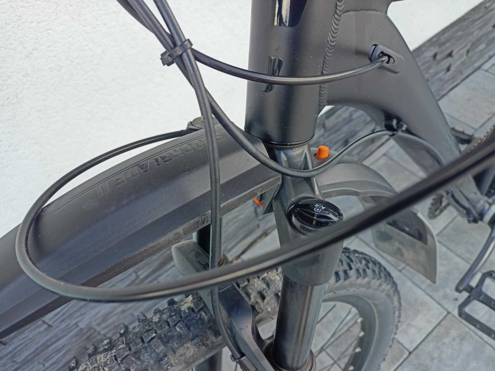 Cube Attention Sl 29'' xt