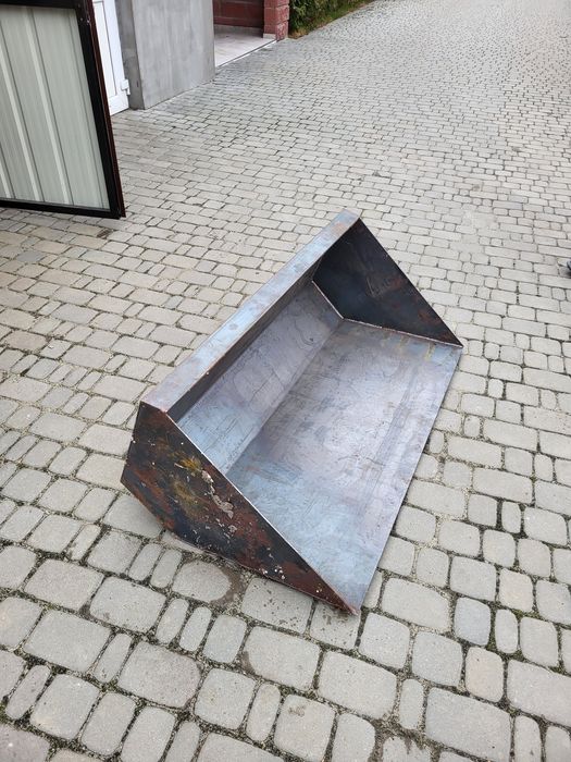 Ковш до мінінавантажувача