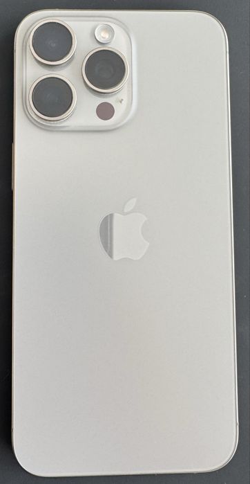 iPhone 15 Pro Max - Como Novo