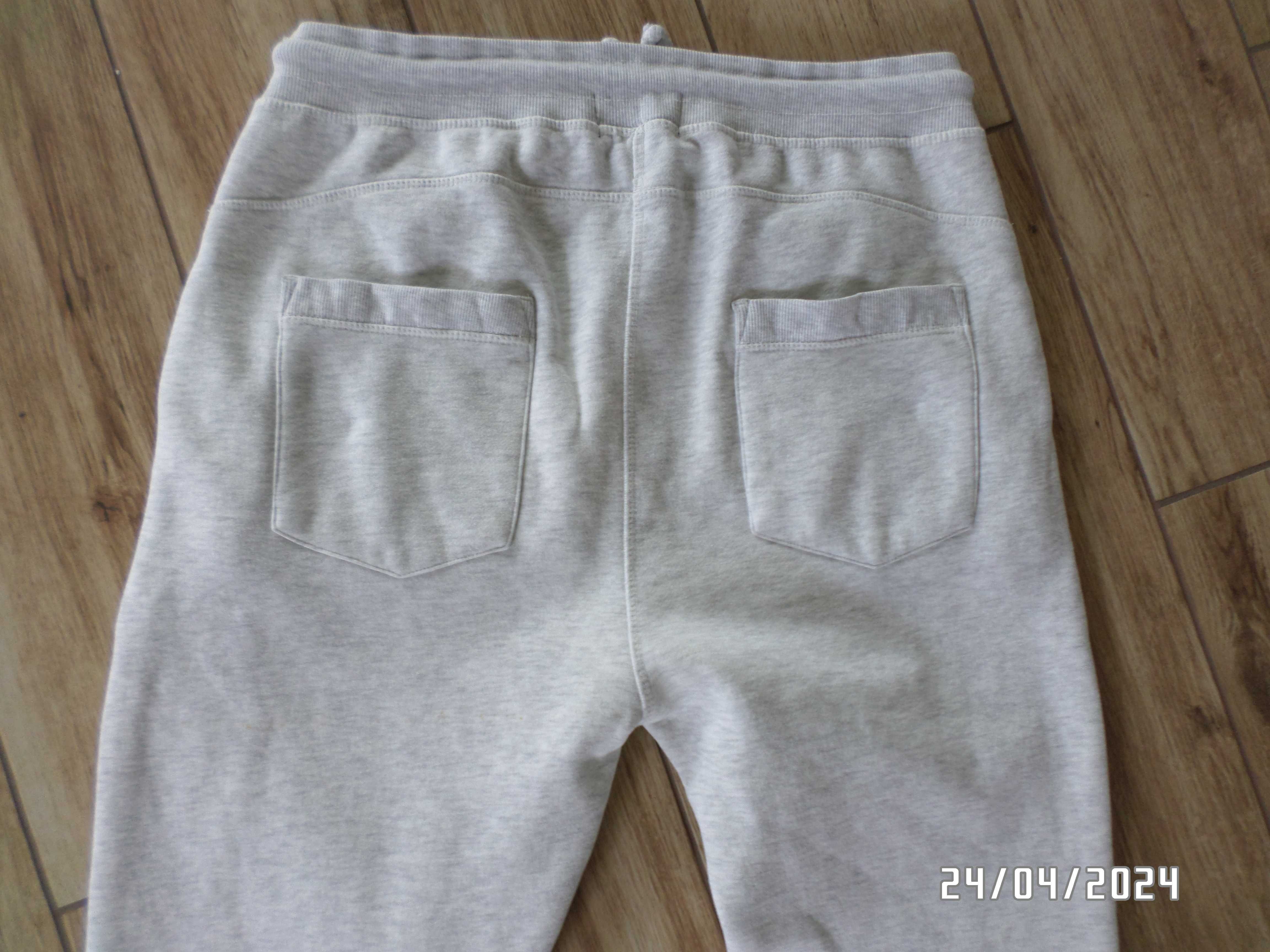 męskie spodnie dresowe -XL