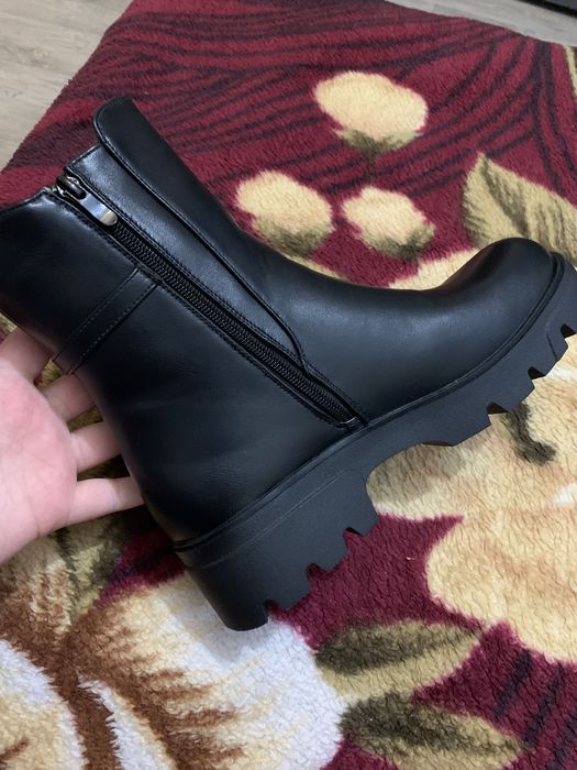 Продам черевики, новенькі!!