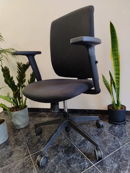 Fotel biurowy obrotowy