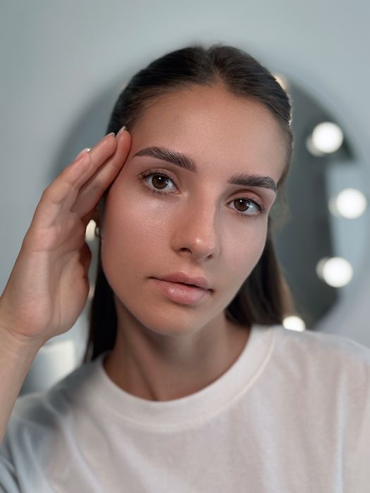 Фарбування та ламінування брів та вій