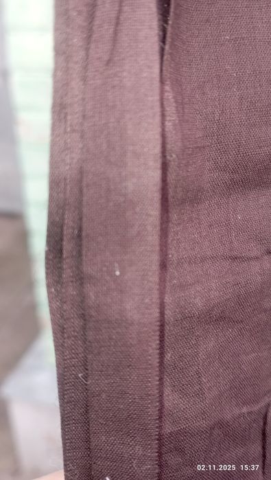 Відріз коричневого сатину