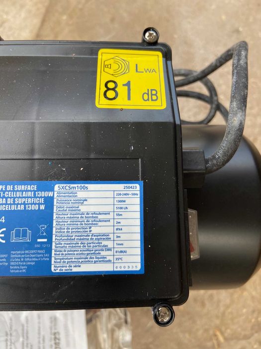 Motor com bomba de superfície